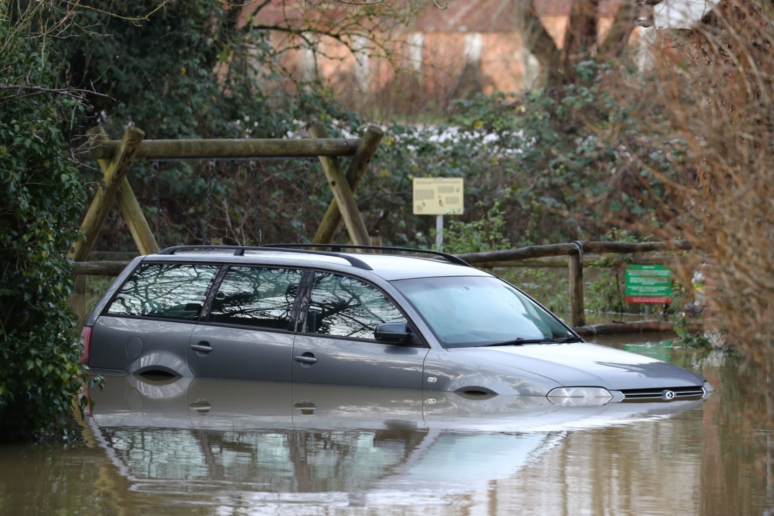 FLOOD THREAT TO CHRISTMAS TRAVEL PLANS 